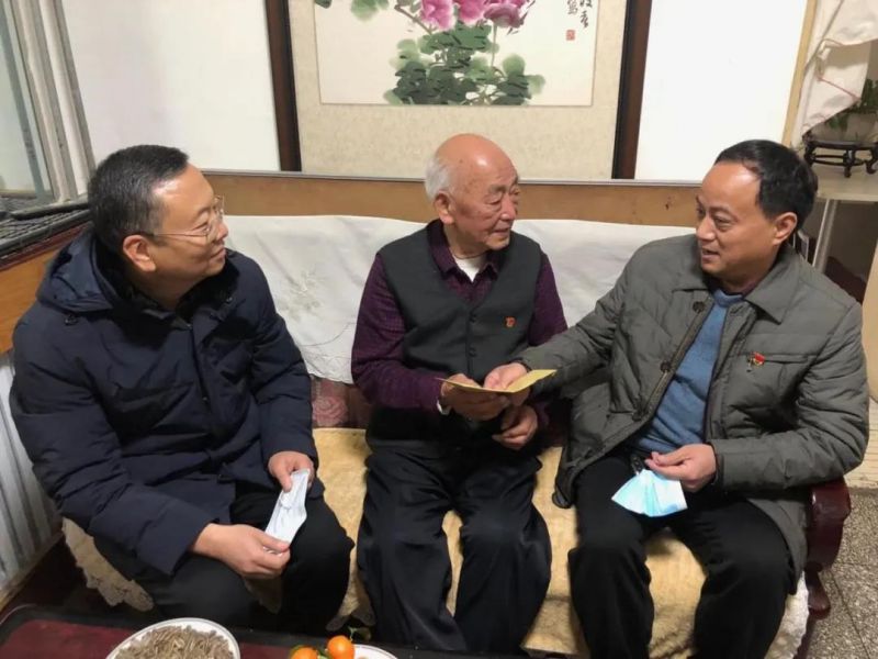 弘義集團(tuán)開展春節(jié)前走訪慰問生活困難黨員、老黨員、老干部活動(dòng)